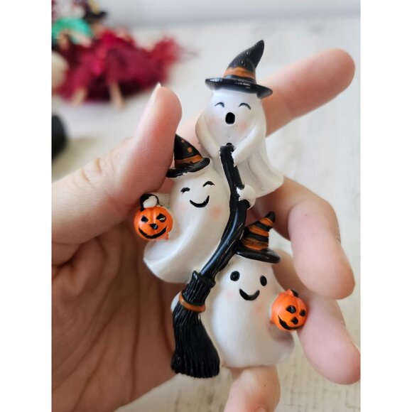 Ghost Witch figurine village Halloween decor broom pumpkins totem unique mini - Picture 6 of 8